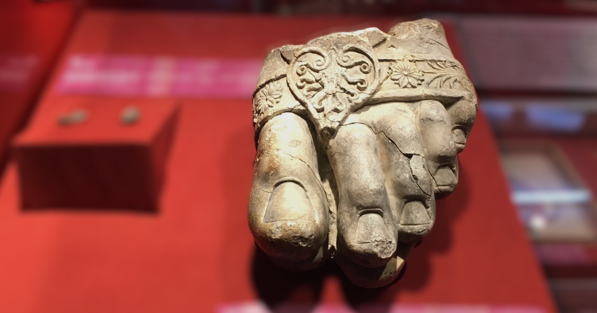 アフガンで発見された謎の「左足の断片」。見過ごされてきた古代文明は 
