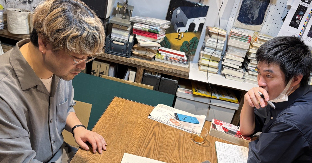 雑誌や本は「変なメディア」、ブックデザインの裏側――装丁家・川名潤の仕事の論理