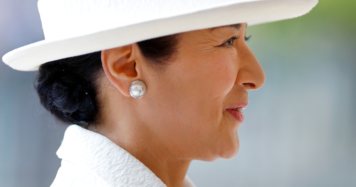 質問のたび拍手が沸き上がる」…「スーパーレディ」雅子さまの名門