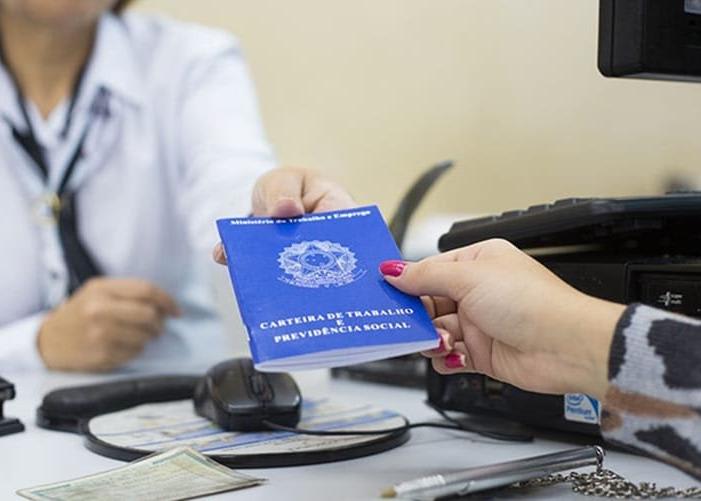 Desemprego cai para 5,3% e Brasil registra recorde de ocupação e carteira assinada