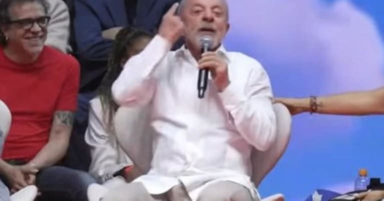 Lula quer fim das bets e defende futebol-empresa para clubes