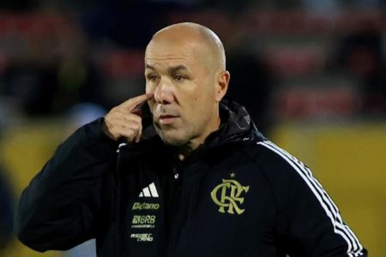 Conmebol multa Flamengo e Leonardo Jardim por atraso na Libertadores
