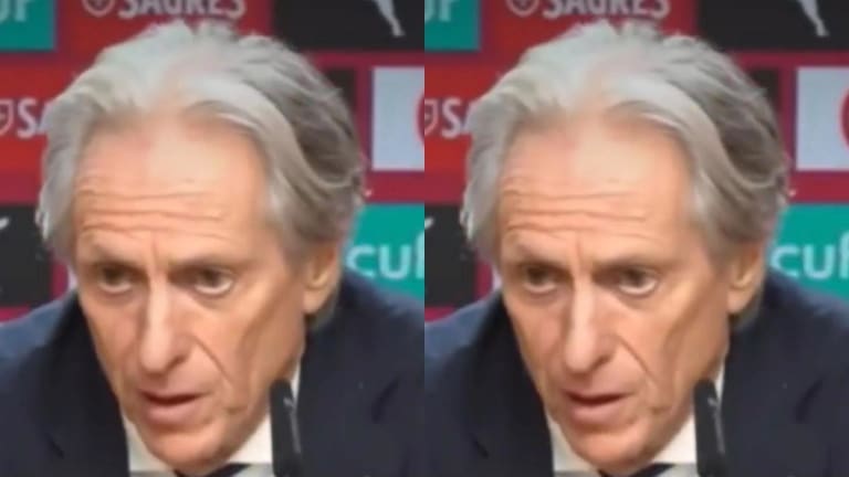 Jorge Jesus discute com jornalista ao negar pedido de desculpas a Cristiano Ronaldo