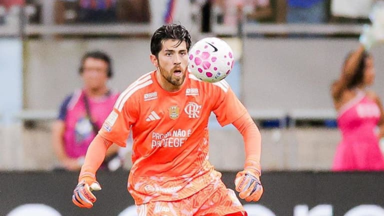 Goleiro Rossi elogia atuação de Ronaldo após vitória do Flamengo sobre o Bahia