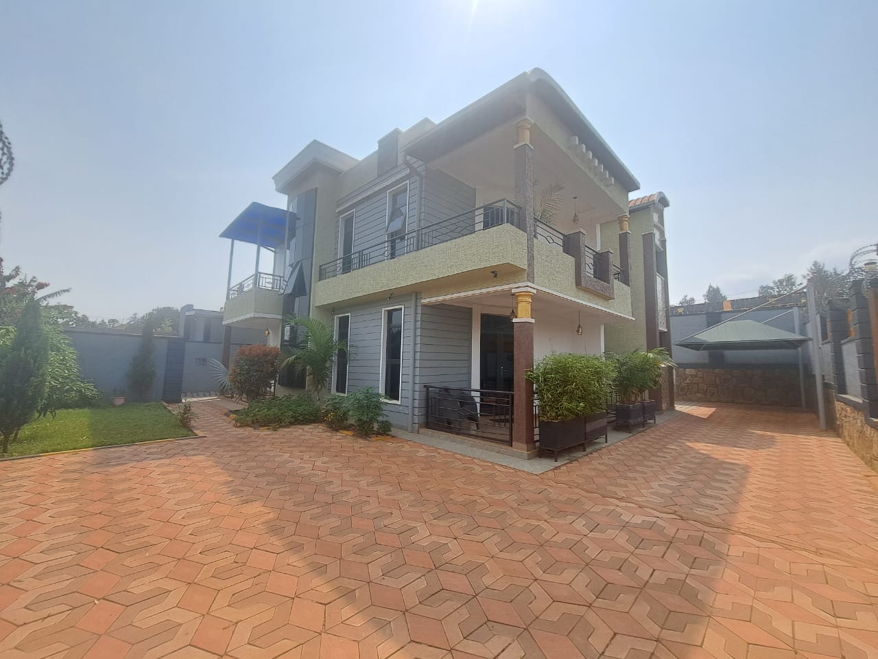Listing photograph 1 of 5 — 4-bedroom house — Kibagabaga, Kigali