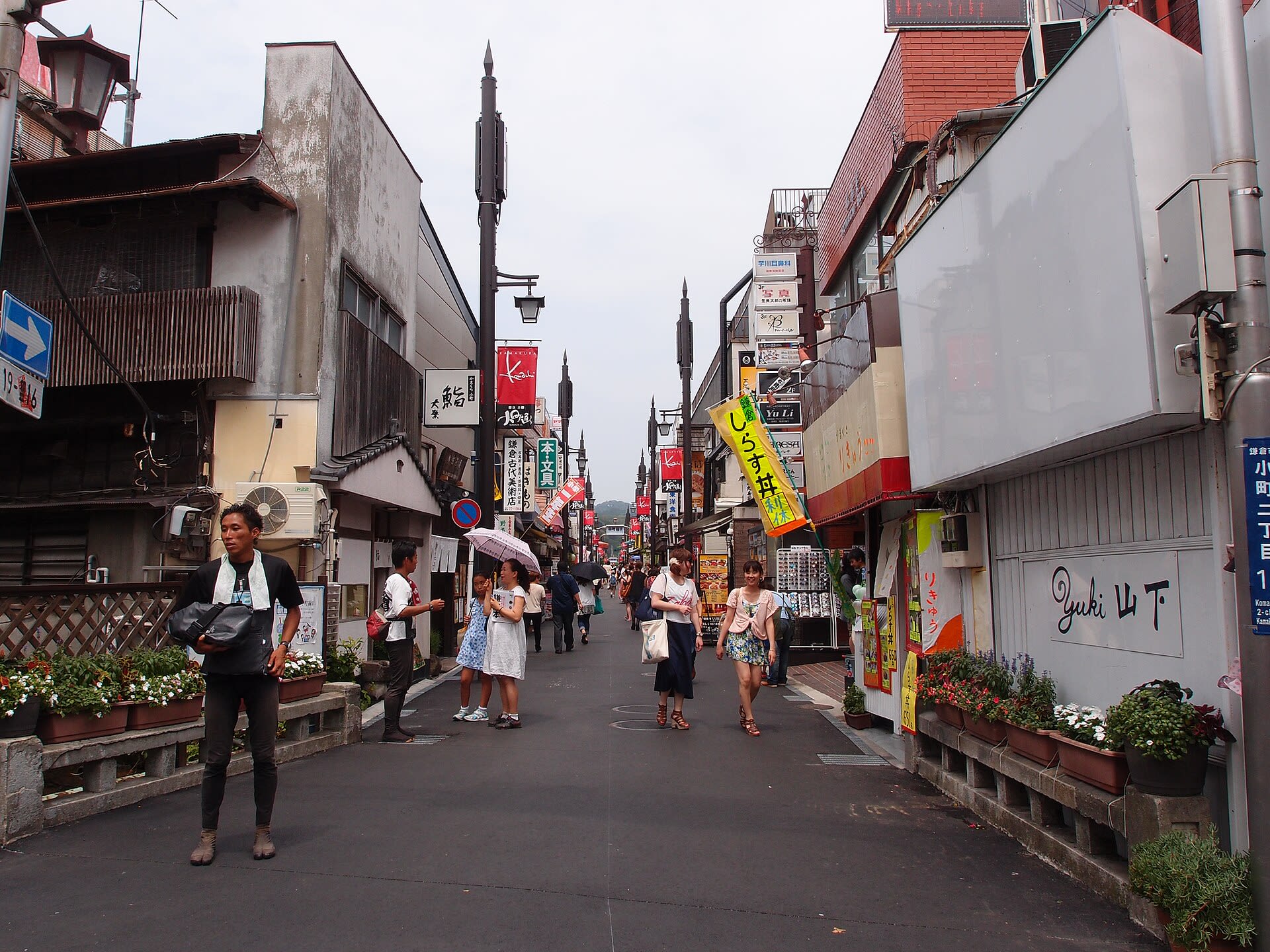 The crowded Komachi-dori shopping street near Kamakura Station