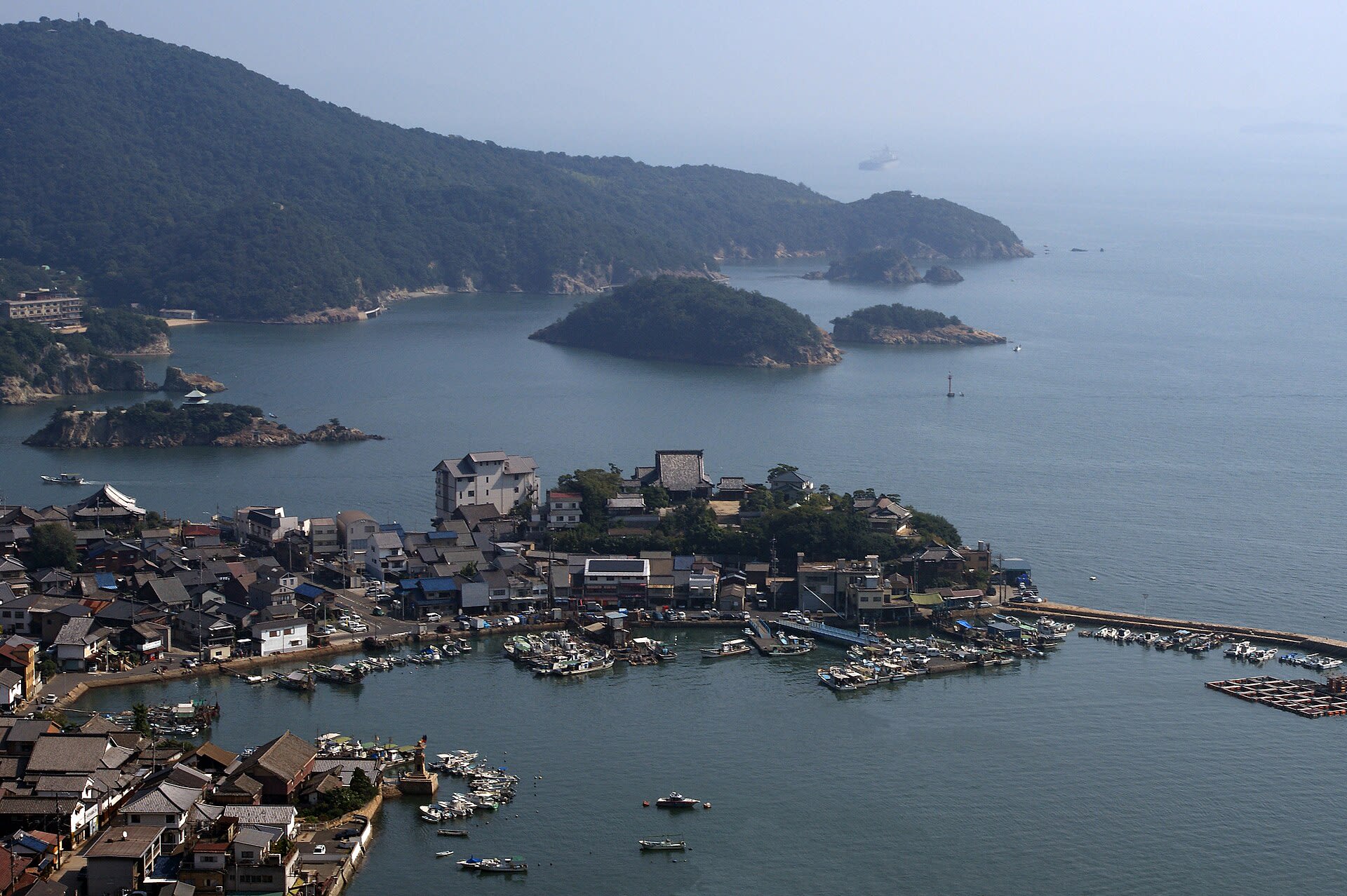 Tomonoura: The Port Town That's Been Watching the Tide for Centuries