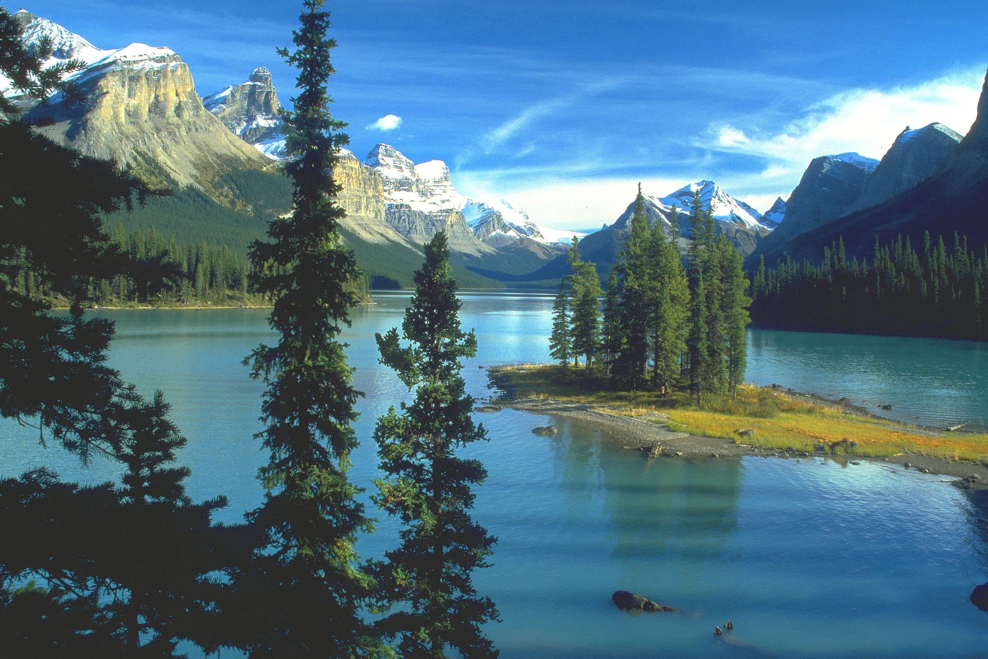 Spirit Island in Maligne Lake, one of the most photographed viewpoints in the Canadian Rockies