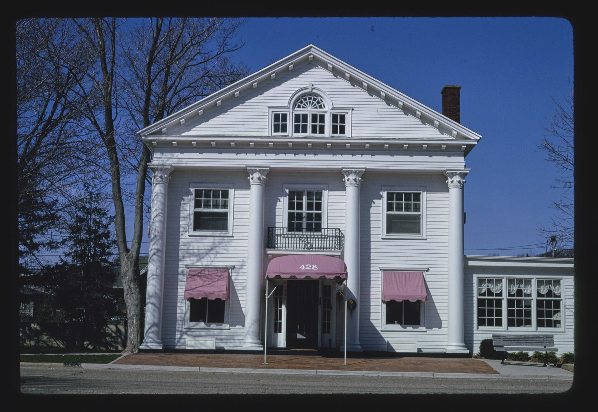 Where to Stay in Saugatuck