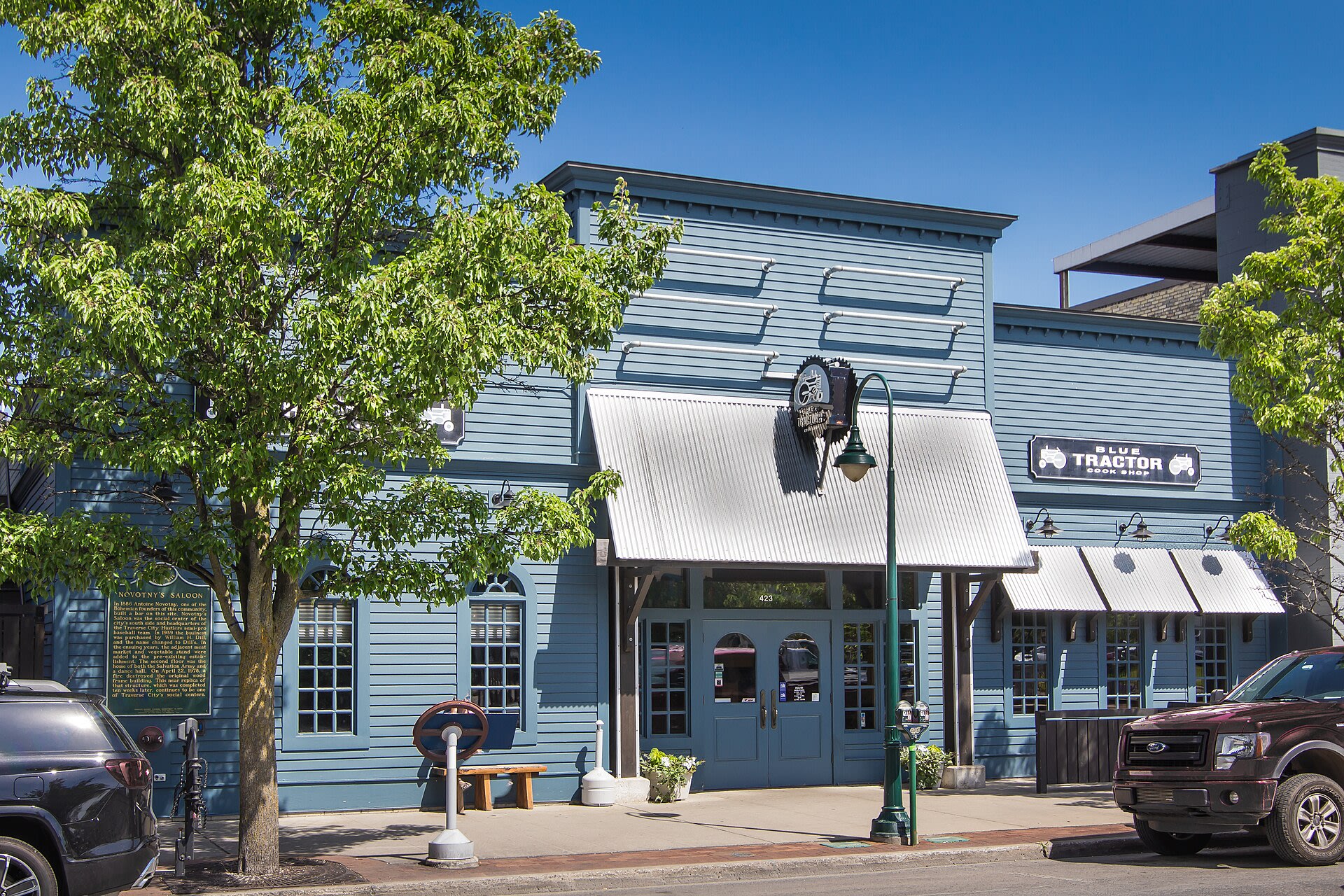 Best Bars & Nightlife in Traverse City