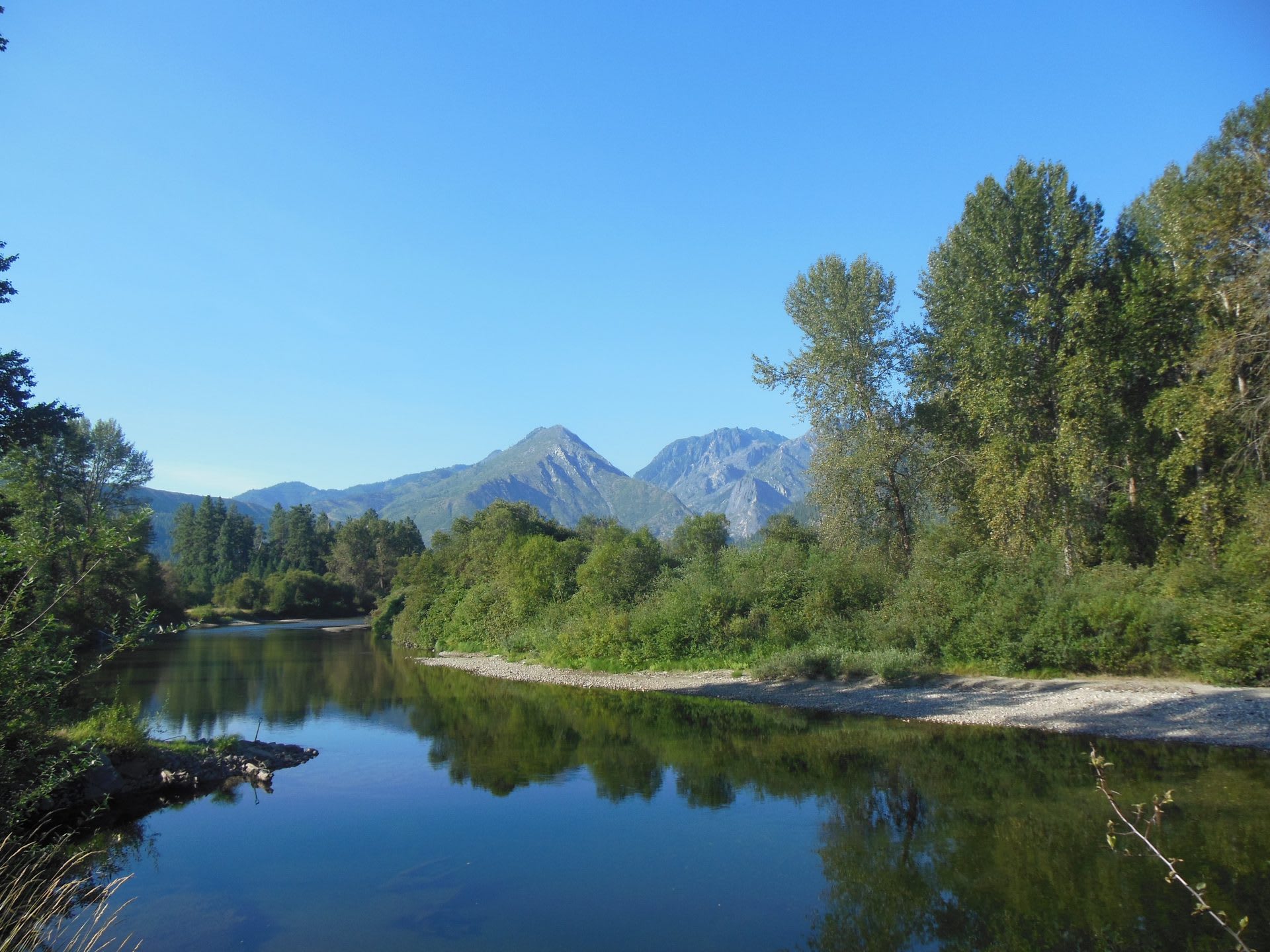 Calm, flat stretch of Icicle Creek near Leavenworth