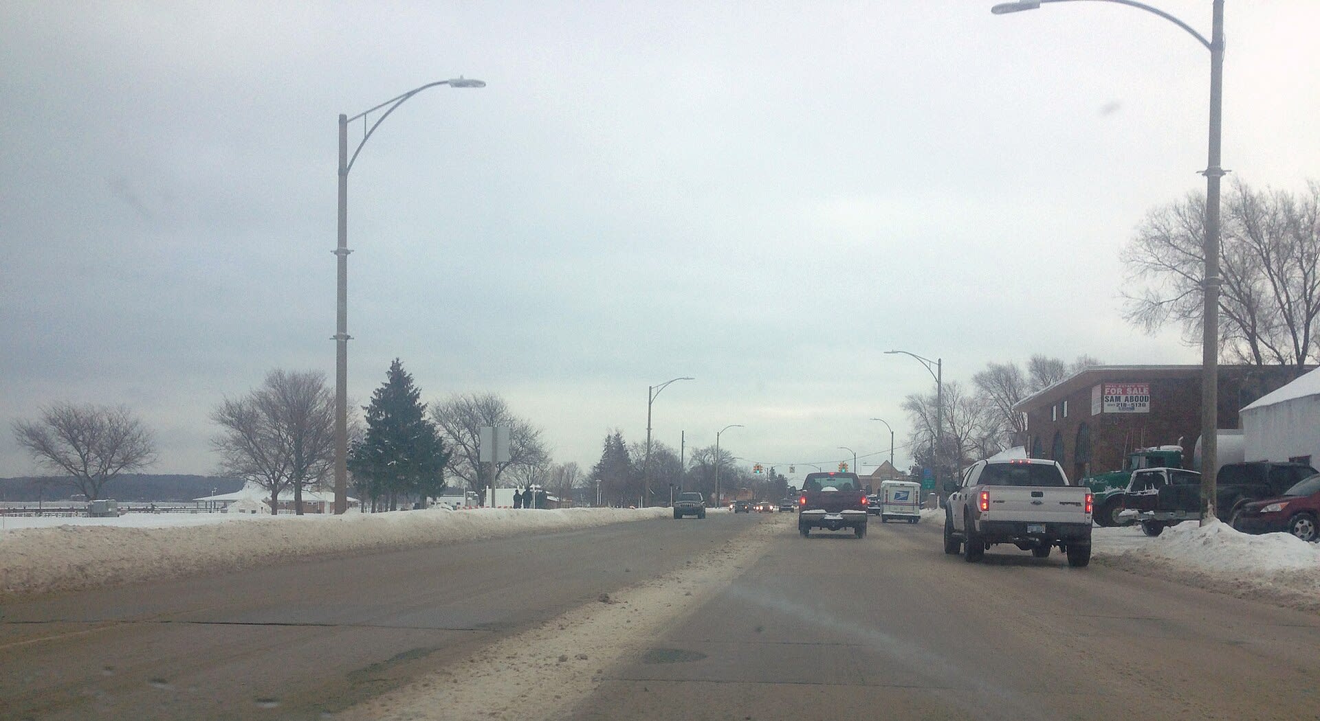 Grandview Parkway running along Grand Traverse Bay in Traverse City