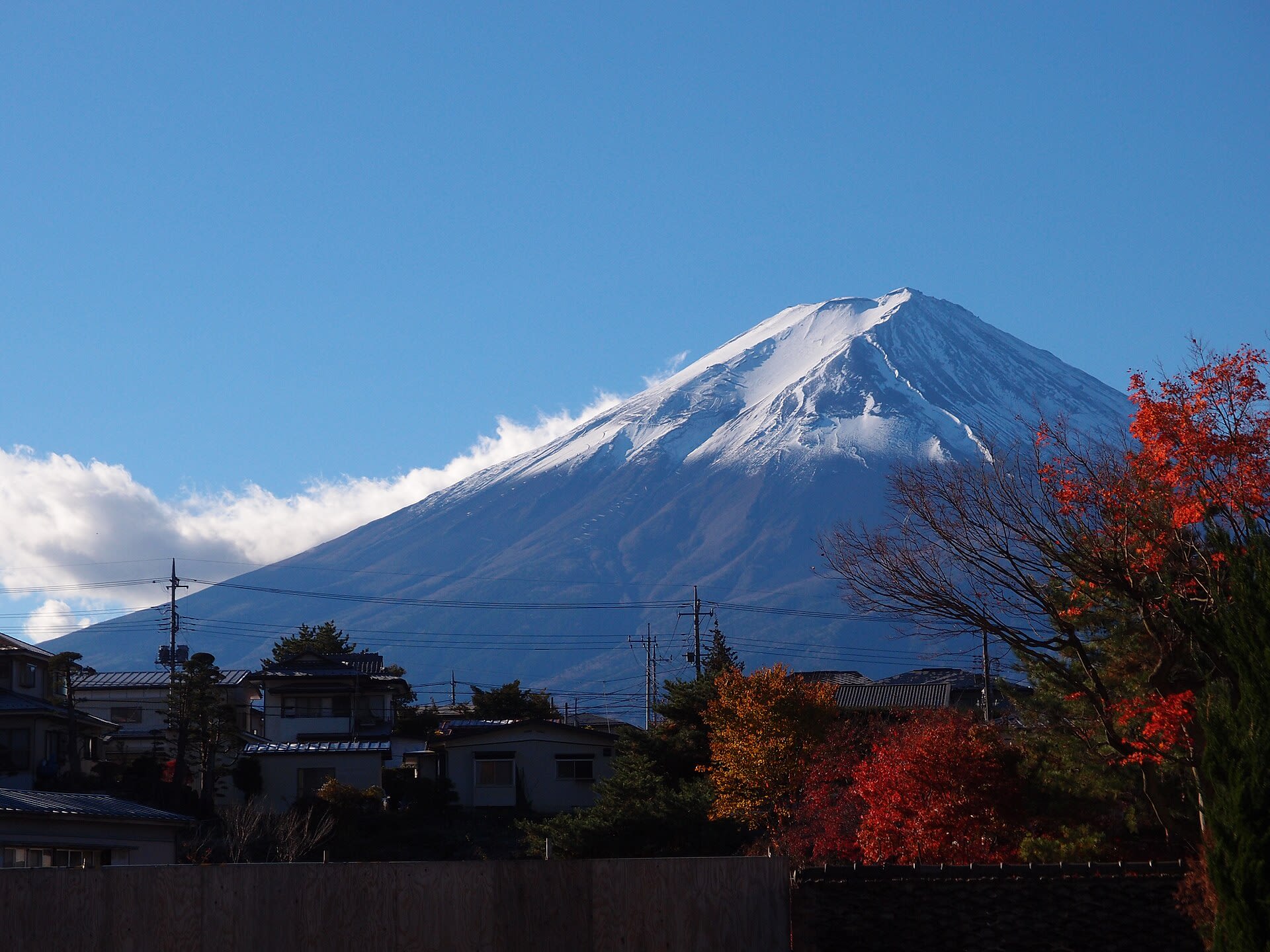 The Famous Lawson-and-Fuji Photo Spot, and Its Ongoing Barrier Saga