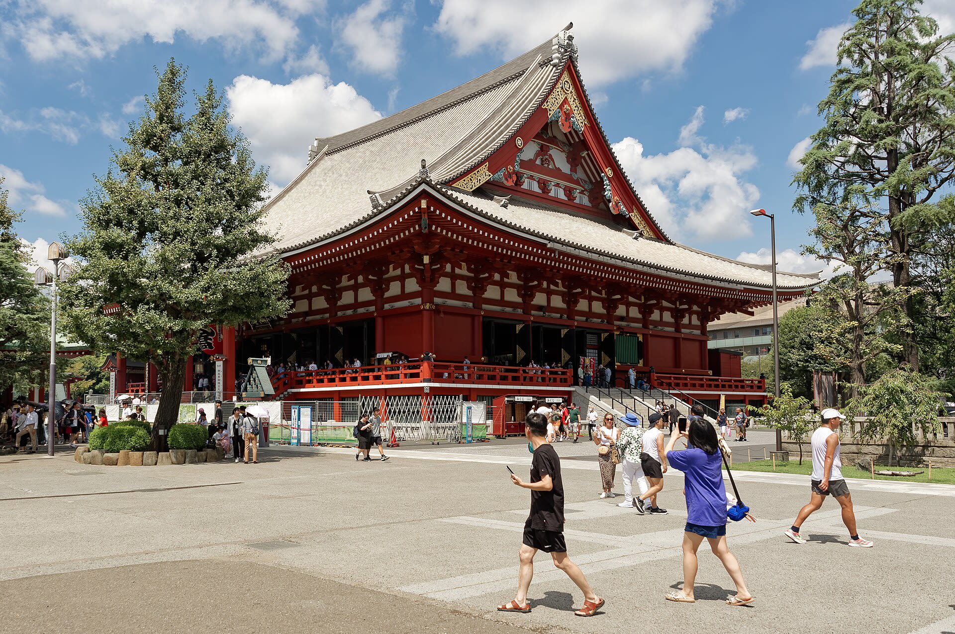 Asakusa Guide: Senso-ji Temple, Kaminarimon Gate & Nakamise Street