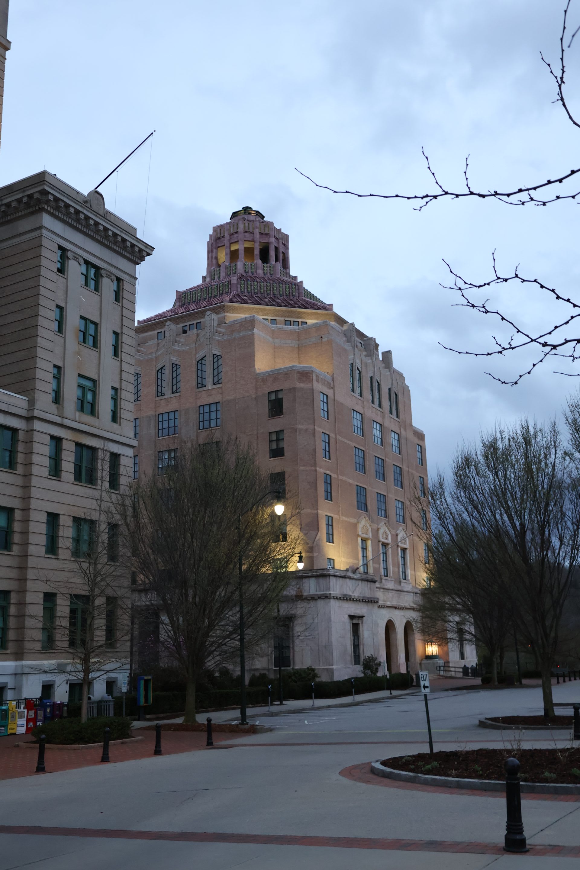 Asheville City Hall's Art Deco tower with its stepped, Mayan-ziggurat-inspired roof above a Beaux-Arts stone base