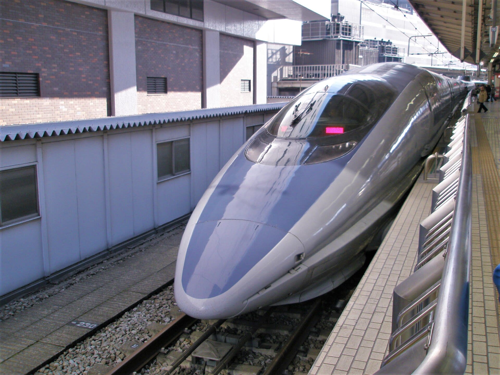 The 500 Series Shinkansen's elongated kingfisher-inspired nose