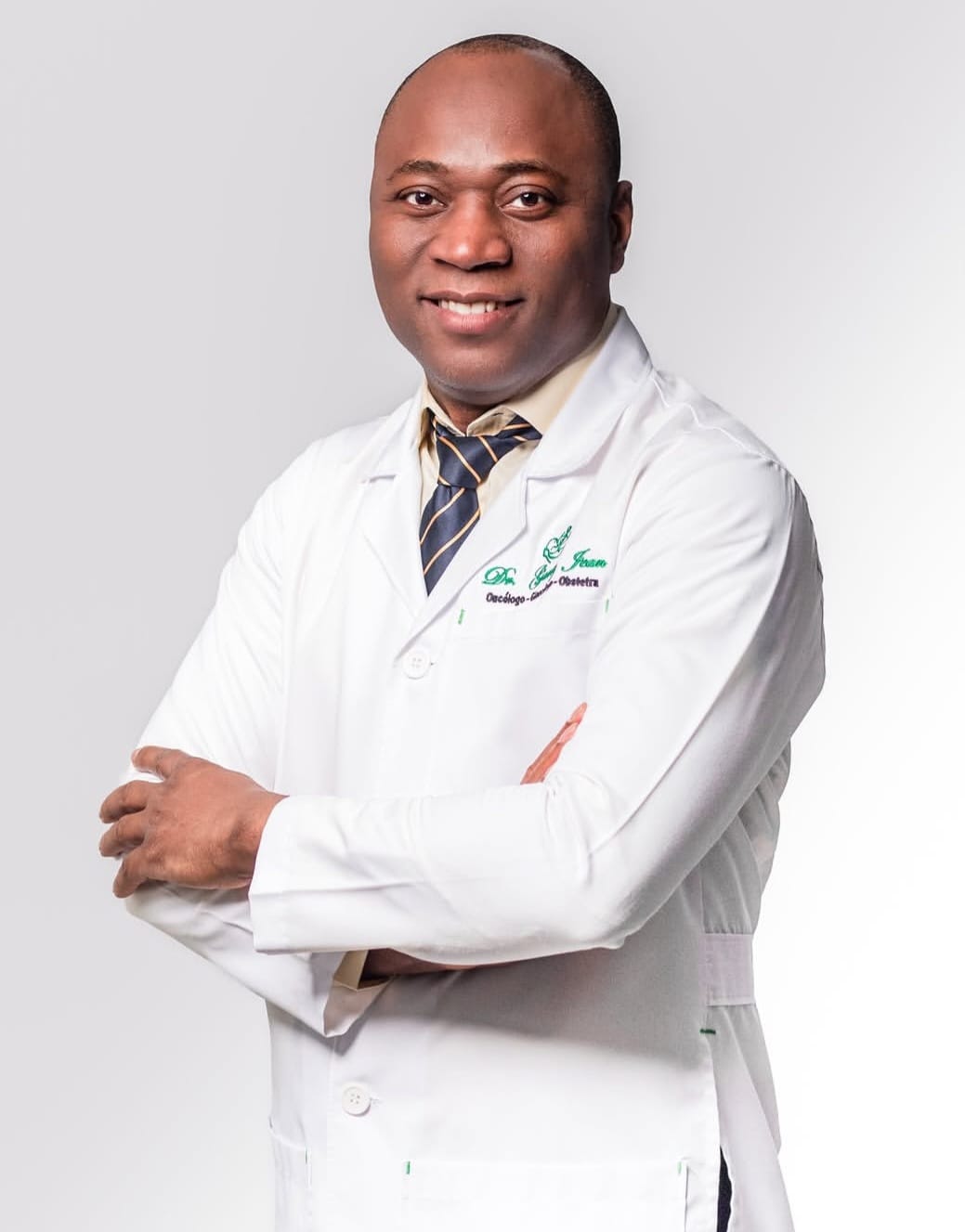 Dr Garry Jean : L’Excellence Chirurgicale et la Passion de Servir la Santé Féminine
