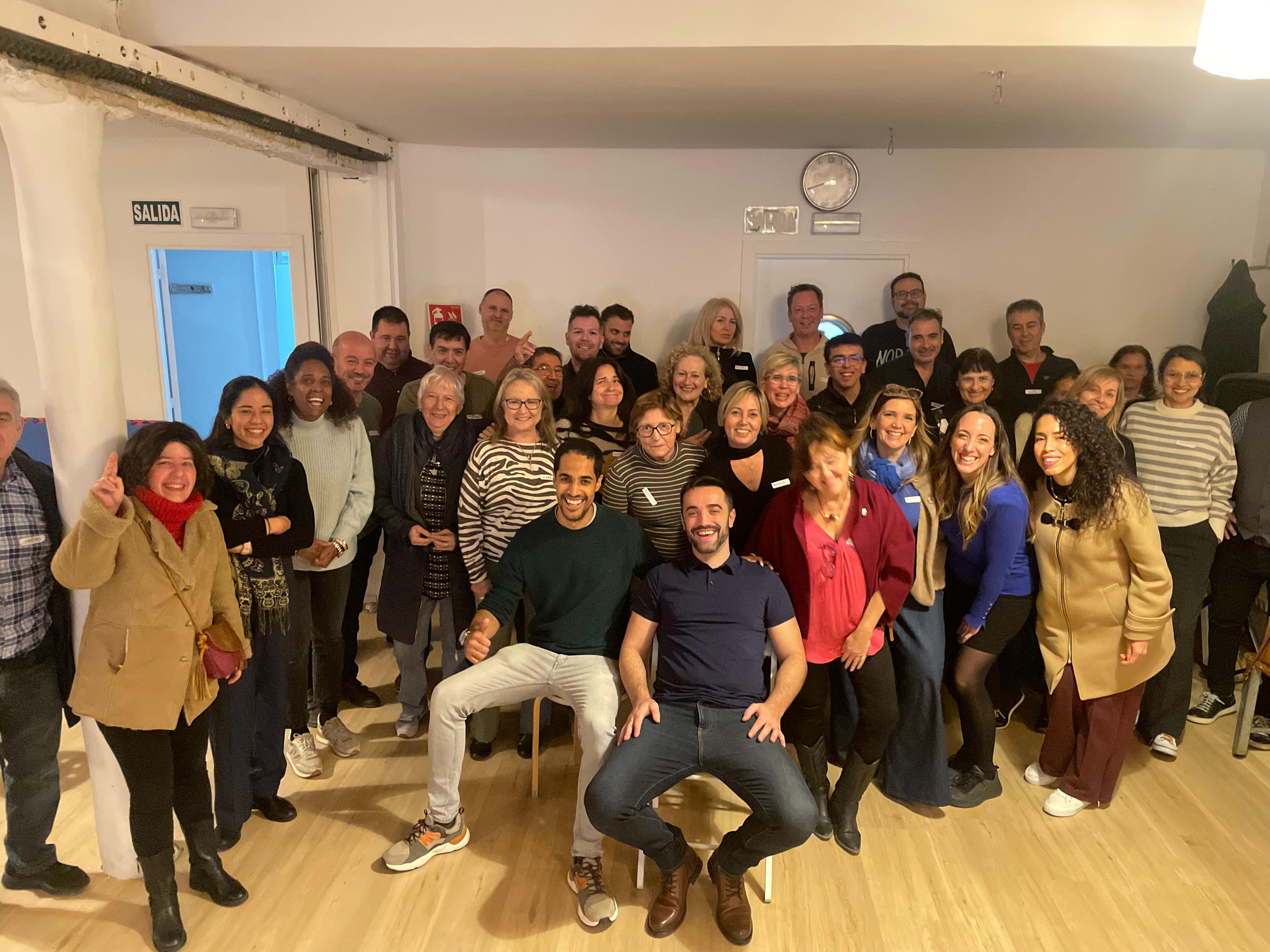 Participantes reunidos en una actividad de Modo Social