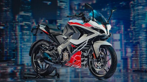 2025 Bajaj Pulsar RS 200 launched at Rs. 1.84 lakh