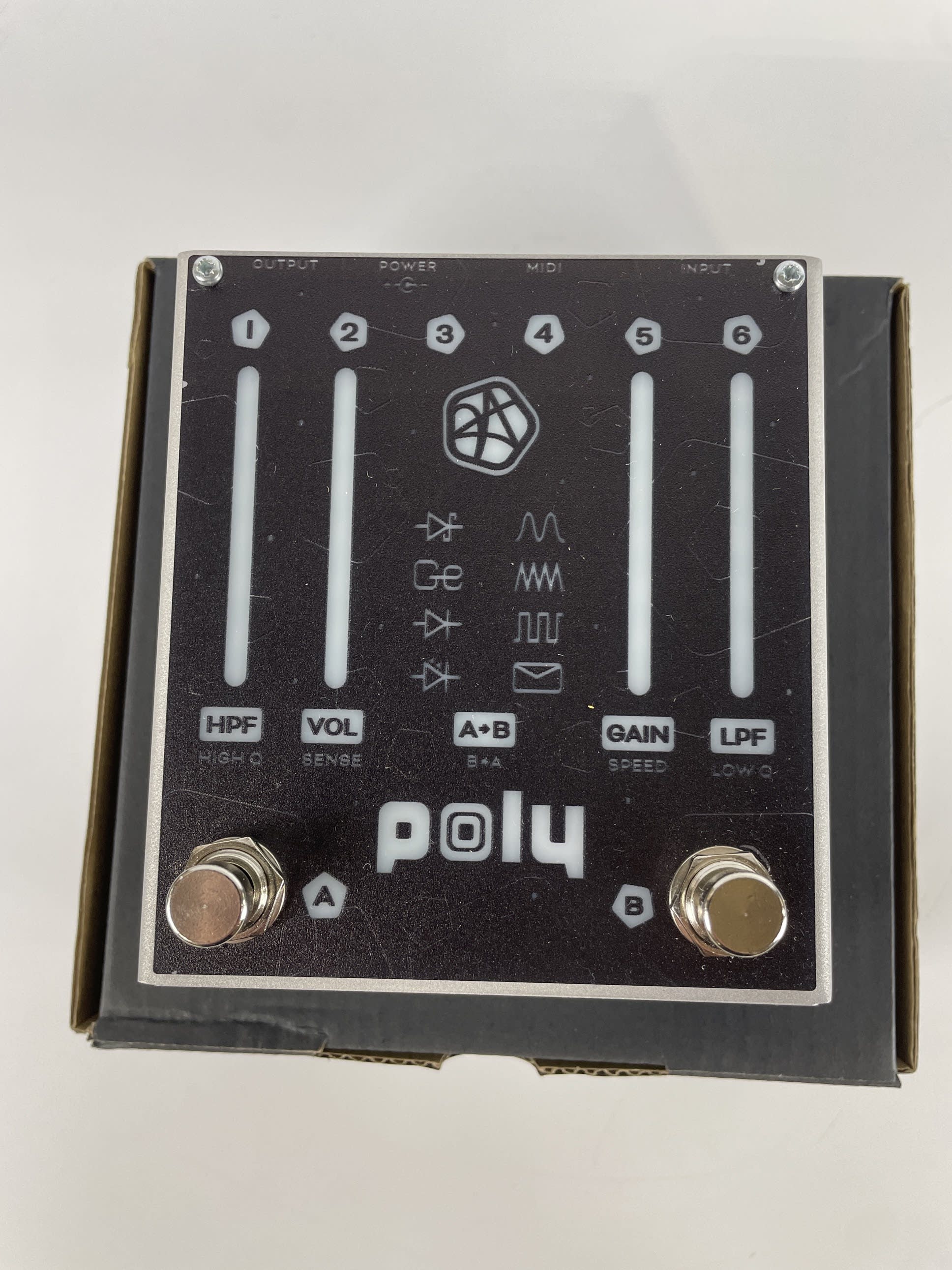 Excellent Poly Effects Josh Smith Signature Flat V Gain Effects Pedal