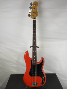 Fender Player II Precision Bass 4-String Bass Guitar, Rosewood Fingerboard, Coral Red