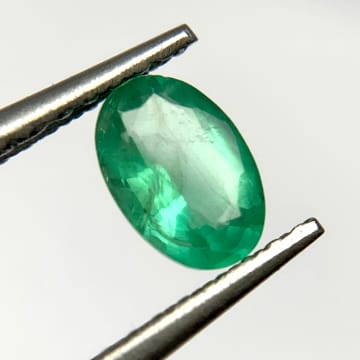 Emerald oval, 6 x 4 x 2 mm, 0.48 ct