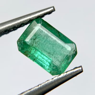 Emerald octagonal, 5 x 4 x 2 mm, 0.48 ct