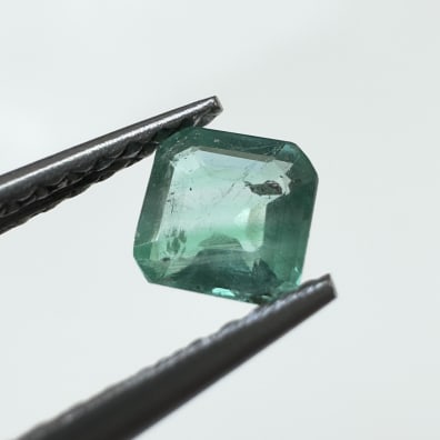 Emerald octagonal, 4 x 4 x 3 mm, 0.43 ct