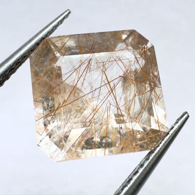 Quartz avec inclusions Rutile rouge et or, octogonal, Pakistan, 12 x 12 x 9 mm, 9,40 ct