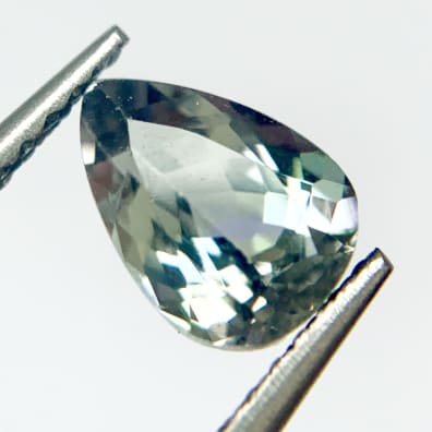 Tanzanite Pourpre verd&acirc;tre, poire, 1,42 ct, VVS
