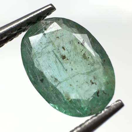 &Eacute;meraude ovale, 8 x 5 x 2 mm, 0.84 ct