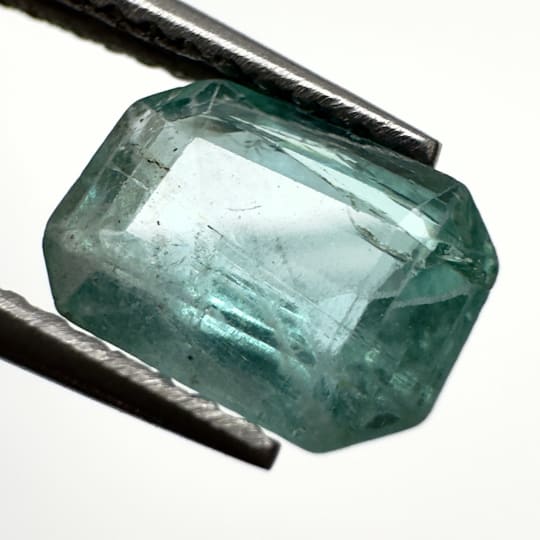 &Eacute;meraude octogonal, 8 x 5 x 4 mm, 1.35 ct