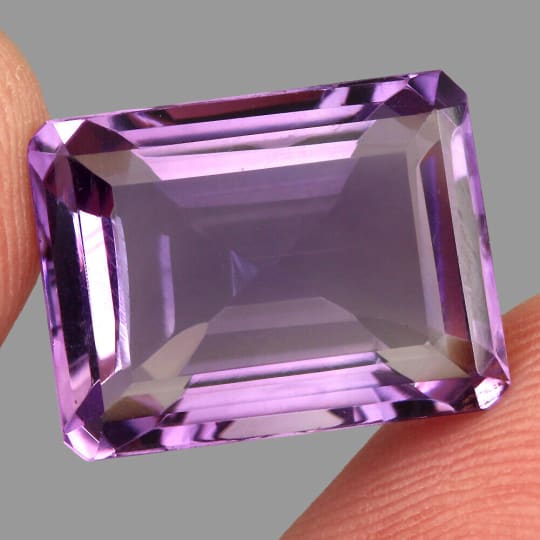 Am&eacute;thyste octogonal, 17 x 13 x 9 mm, 14,24 ct