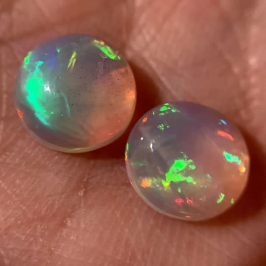 Opale &eacute;thiopienne Blanc, naturel, rond, paire assortie, 2.97 ct