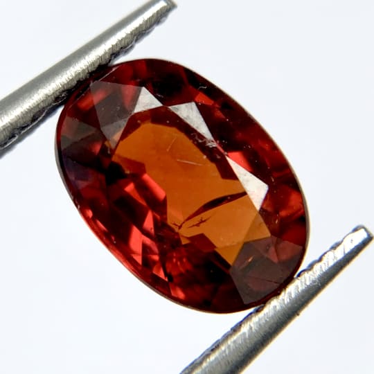 Grenat spessartite ovale, 8 x 6 mm, 1.96 ct, Namibie