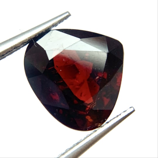 Grenat spessartite poire, 11 x 10 mm, 5.39 ct, Namibie
