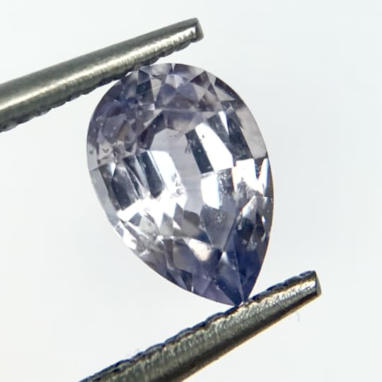 Sapphire Bleu clair, chauff&eacute;, Pear, Sri Lanka, 0.83 ct, SI1-SI2