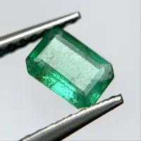 Emerald octagonal, 5 x 4 x 2 mm, 0.48 ct