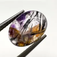 Quartz avec inclusions Am&eacute;thyste avec Rutile Noir, Cabochon, Norv&egrave;ge, 10 x 7 x 4 mm, 2.35 ct