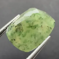 Hydrogrossularer Granat Gelblich gr&uuml;n, Kissen, Pakistan, 15 x 12 x 6 mm, 9,33 ct