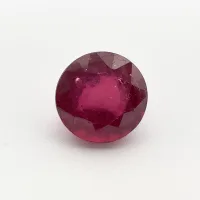Rubis trait&eacute; rouge, ronde, Madagascar, 6 x 6 mm, 1.88 ct