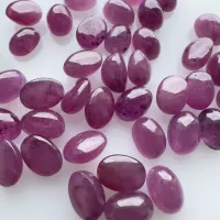 Rubin unbehandelt ros&eacute;-rot, oval, Cabochon, Myanmar, 7 x 5 mm, ~1.40 ct