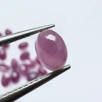 Rubin unbehandelt ros&eacute;-rot, oval, Cabochon, Myanmar, 7 x 5 mm, ~1.40 ct