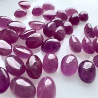 Rubin unbehandelt ros&eacute;-rot, oval, Cabochon, Myanmar, 7 x 5 mm, ~1.40 ct