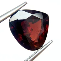 Grenat spessartite poire, 11 x 10 mm, 5.39 ct, Namibie