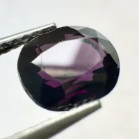 Spinelle violet, ovale, Madagascar, 7 x 6 x 4 mm, 1.97 ct, VS