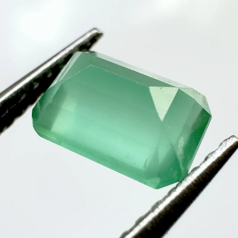Smaragd achteckig, 7 x 5 x 4 mm, 1.20 ct