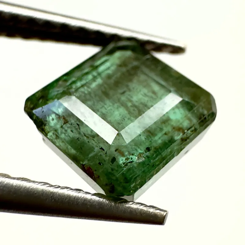 Emerald octagonal, 6 x 6 x 4 mm, 1.91 ct