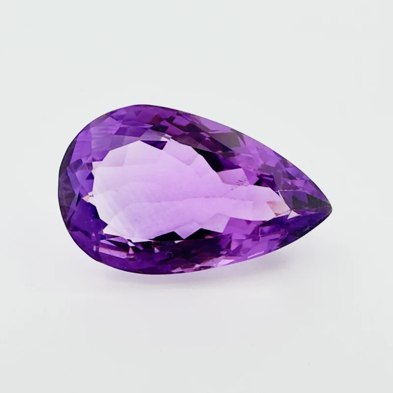 Am&eacute;thyste poire, 22 x 13 x 10 mm, 17.65 ct