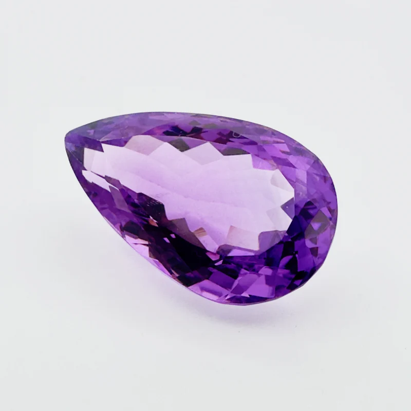 Am&eacute;thyste poire, 22 x 13 x 10 mm, 17.65 ct